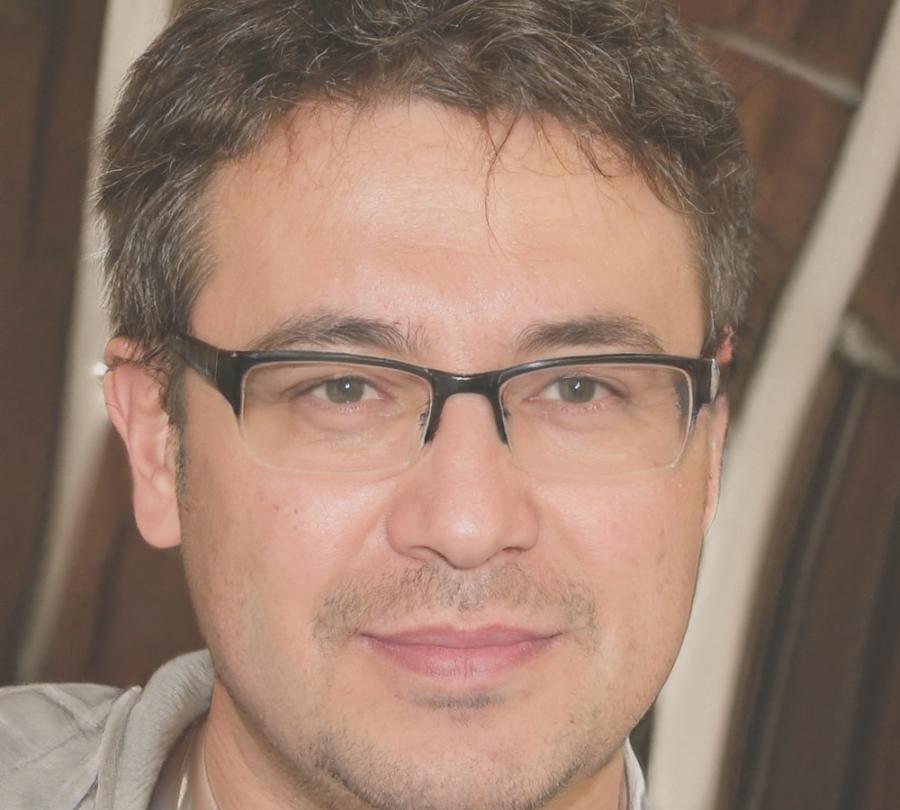 Emiliano Torregrosa, Director de Estrategia Comercial